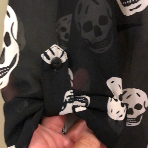 .Séduction Black blouse with skulls - Picture 6 of 8